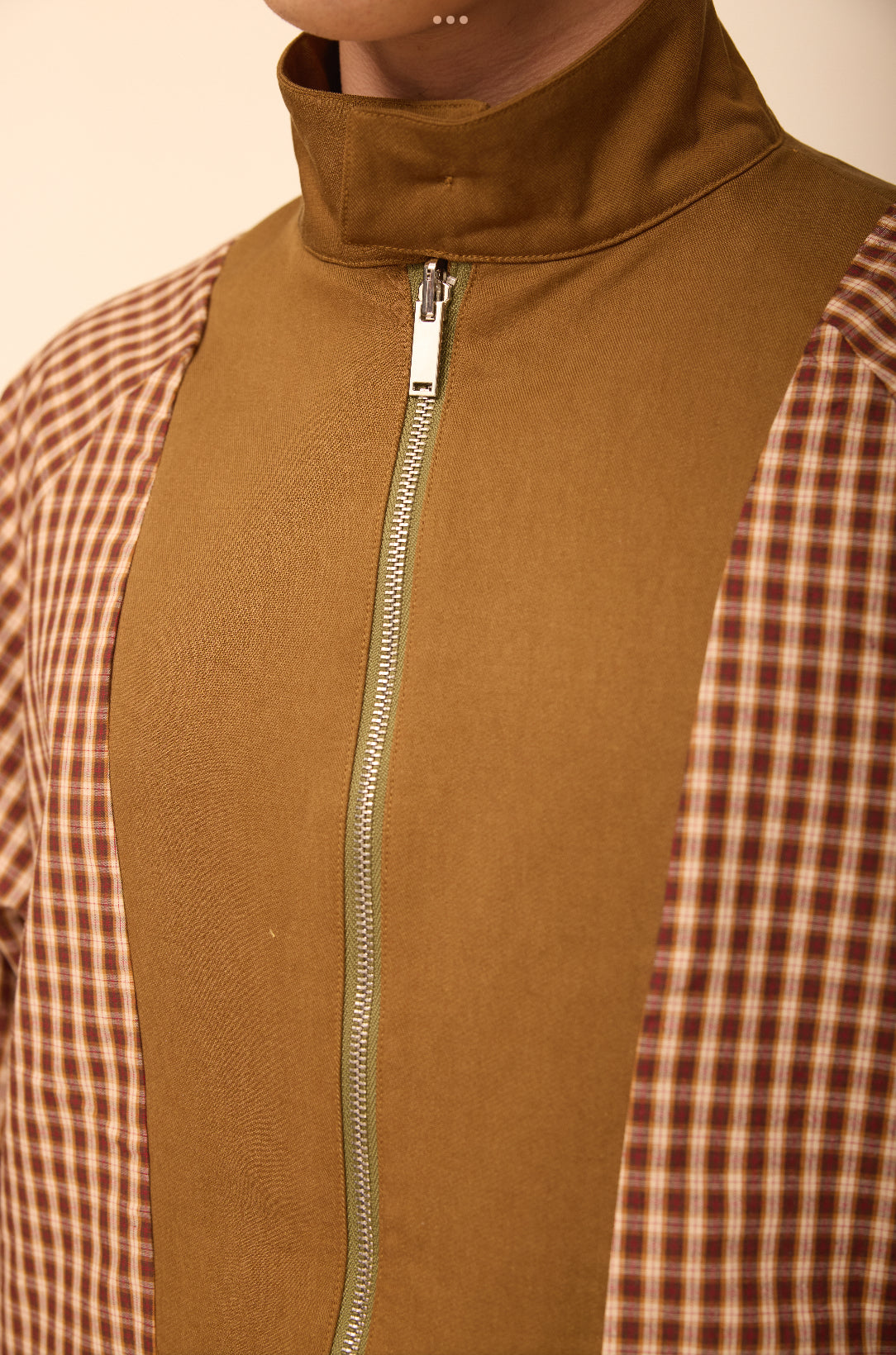 REVERSIBLE HIGH NECK ZIP JACKET