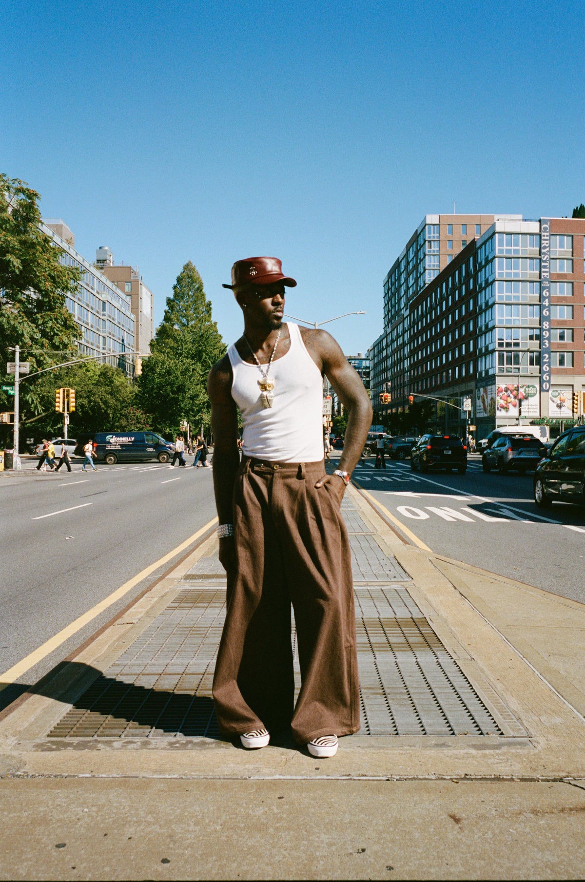 PLEATED BAGGY DENIM JEAN IN CAROB BROWN