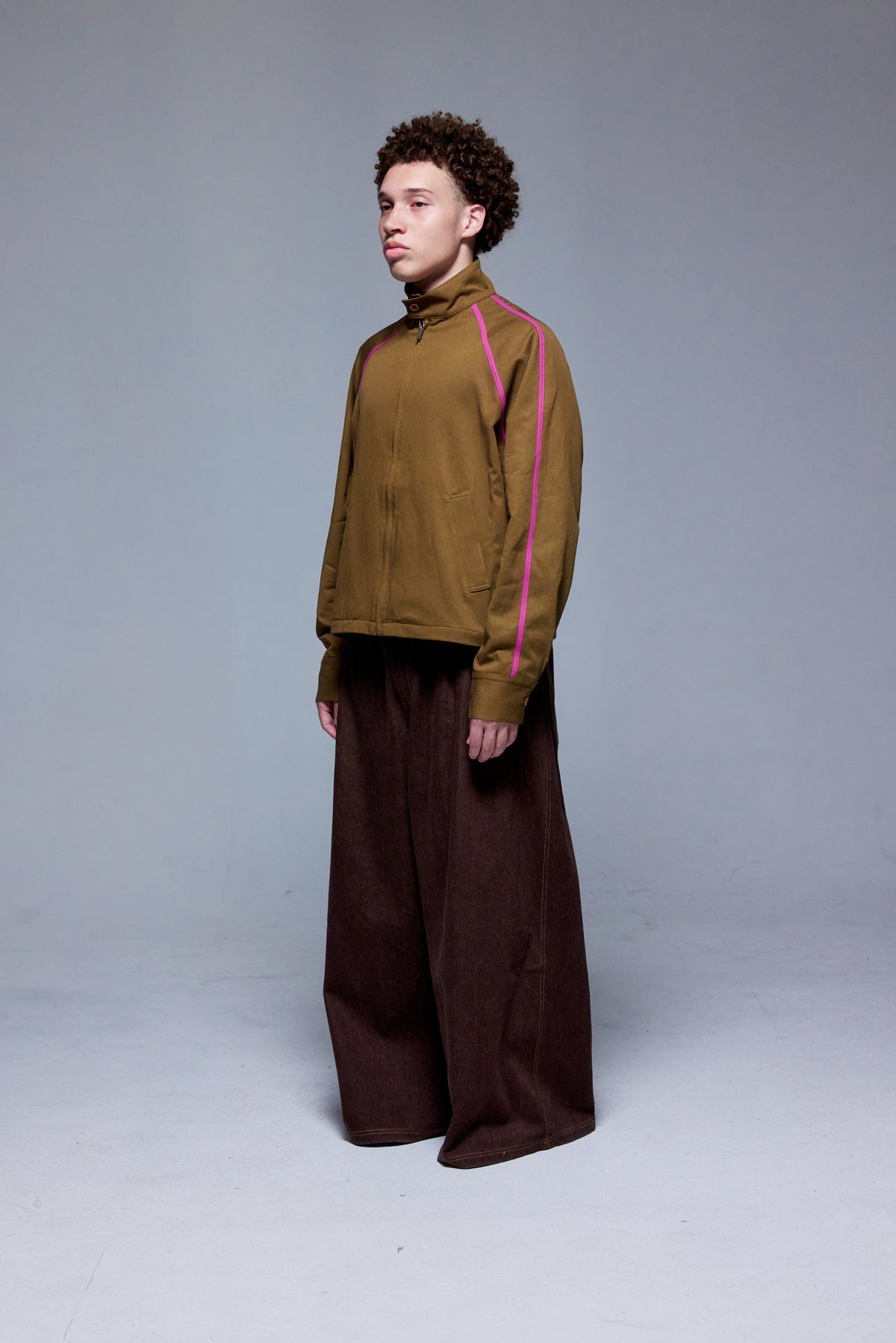 REVERSIBLE HIGH NECK ZIP JACKET
